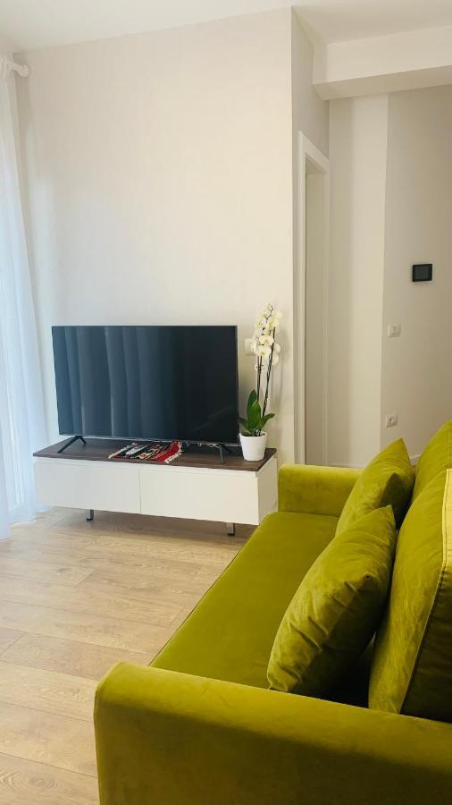 Proper Central Apartment تيرانا المظهر الخارجي الصورة