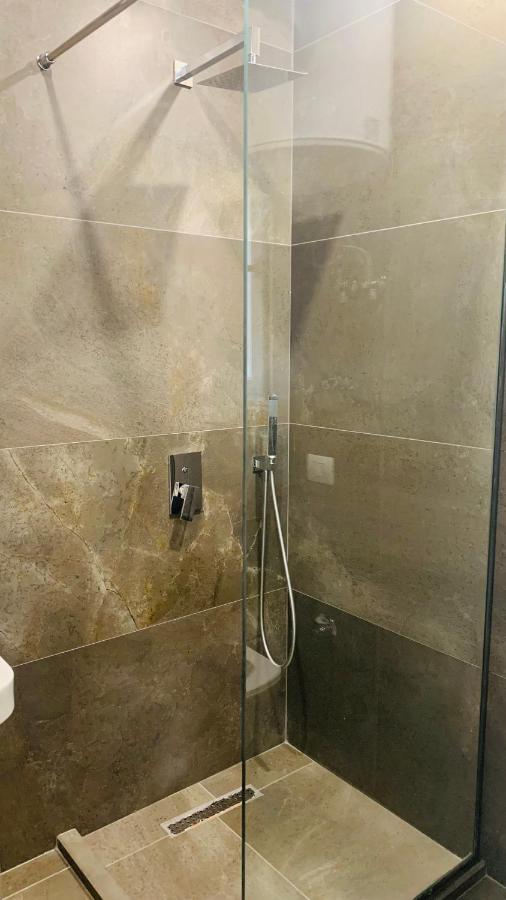 Proper Central Apartment تيرانا المظهر الخارجي الصورة